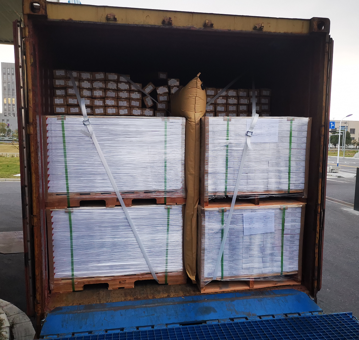 SPC flooring container loading